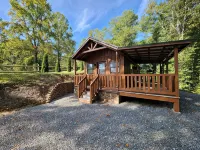 Tiny Hideaway Cabin mins. from Downtown Bryson City and Deep Creek National Park - Feriehus