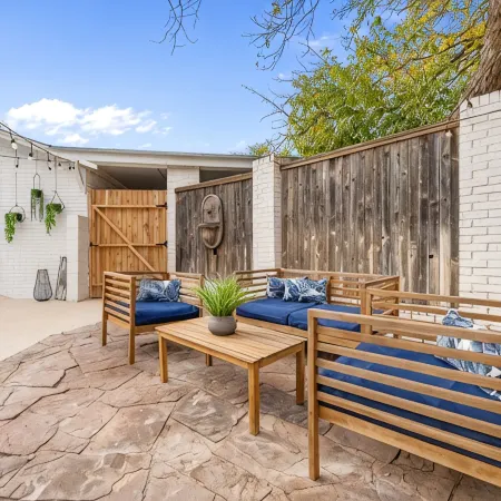 Pool House Paradise - 1BD / 1 Bath - Near TTU