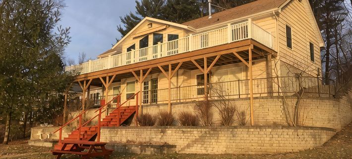 Lakeside House in Adirondacks near Lake George Hotels in Queensbury