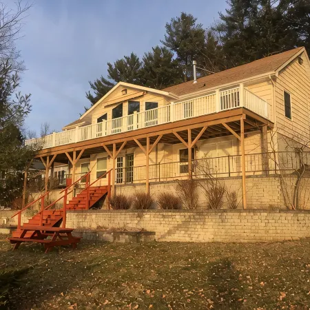 Lakeside House in Adirondacks near Lake George