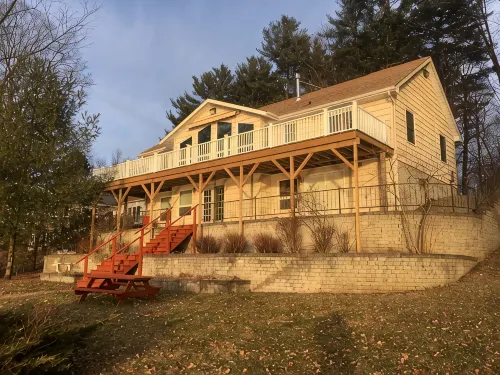 Lakeside House in Adirondacks near Lake George - 3-Star
