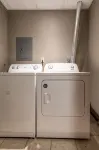 Historic Downtown Top Floor 2BR Apartment - 3-Star