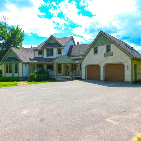 9 Bedroom Estate, Sleeps 24, Pool, Hot Tub, Movie Theater, Game Room