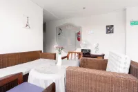 Rockstar Beach Apartments - Apartments