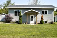 Bright & Private Home ~ Close To Downtown MQT - 3성급
