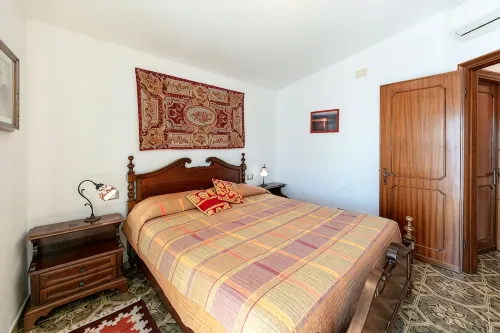 Up to 5 guest house above the Cliff House - Wifi