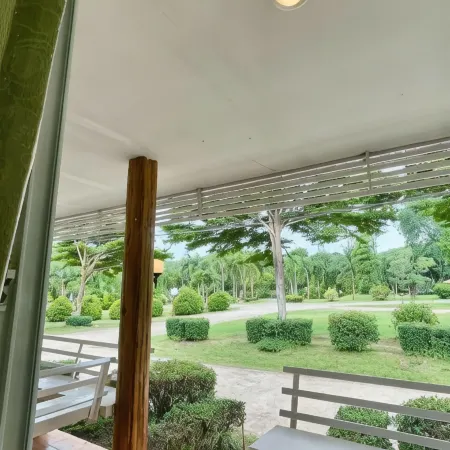 Tanaosri & Creekside Resort