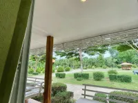 Tanaosri & Creekside Resort - Bergblick