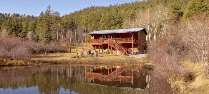 Secluded Cabin, Private Pond, Walk to Restaurants, 2 Separate Sleeping Units Ξενοδοχεία στην πόλη Apache County
