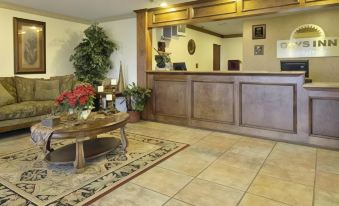 Days Inn & Suites by Wyndham New Iberia