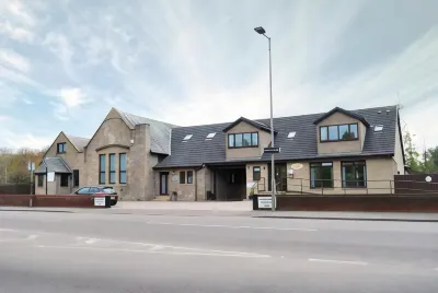 The Old Schoolhouse Hotel Hotels near The Glen