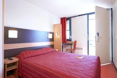 Premiere Classe Orléans Nord - Saran Hôtels à : Artenay
