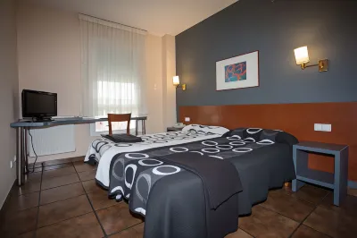 Hotel Yerri Hotels near Albergue Capuchinos