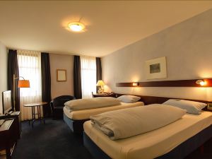 STADT-Hotel Lörrach - STADT-洛拉赫酒店