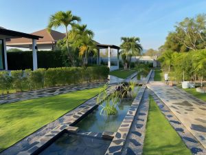 Siri Thai Lodges