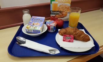 Days Inn by Wyndham Membury M4
