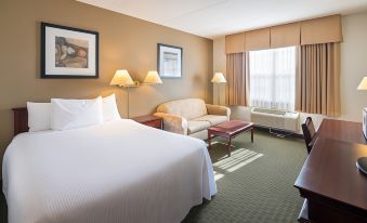 Ramada by Wyndham Thunder Bay Airlane Hotel