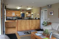 Silver Sands Hotels in Manzanita