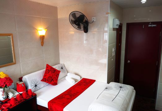 7. 파리 게스트 하..