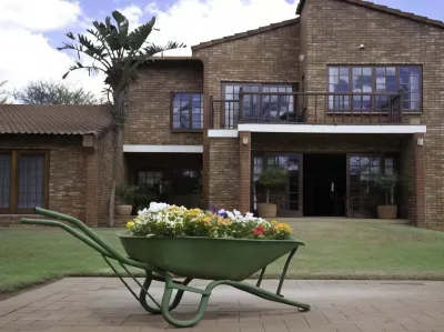 Peter's Guesthouse فنادق في Donkerhoek