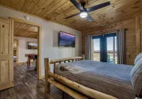 Smoky Lake Retreat 3 Bedroom Cabin by Redawning Hotels in Dandridge
