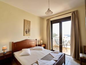 Villa Gereoudis Apartments with Sea View & Pool