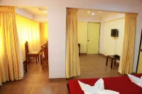 Saiesh International Hotel Các khách sạn gần Tivim Railway Stn.