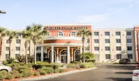 Quality Inn & Suites Heritage Park Отели рядом с достопримечательностью «Парк Лейкфронт»