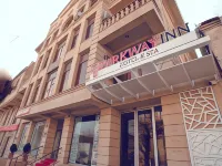 パークウェイ イン ホテル & スパ Monument to Richard Sorge周辺のホテル