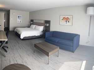 Holiday Inn Express & Suites Muskegon - Grand Haven