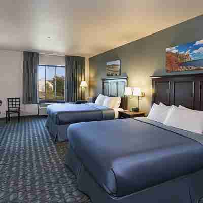 Park Point Marina Inn Rooms