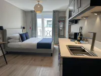 Central Studios Hotels near Sophia Gardens