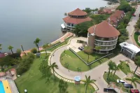 Malaika Beach Resort