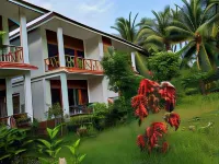 Hotel Exotica Squares