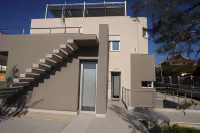 Art House Margine Rosso