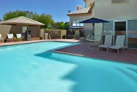 Holiday Inn Express MADERA-YOSEMITE PK AREA by IHG - Kolam Renang
