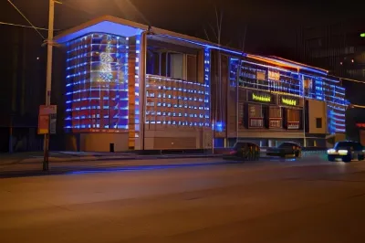 Голден Хаус (Golden House) Отели рядом с достопримечательностью «Пляж на Светлоярском озере»