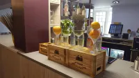 The Queensgate Hotel - bar