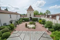 Logis Hotel le Prince Noir Hotels in Lusignan-Petit