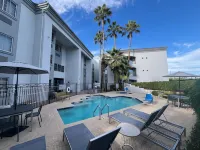 Spark by Hilton Glendale Phoenix North - Rooftop Pools