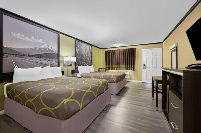 Super 8 by Wyndham Crescent City Hotel di Crescent City
