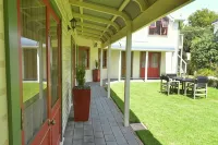 Ducks & Drakes Boutique Motel & Backpackers Hotels in Burgess Park