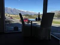 Hurley's of Queenstown - Mountain view