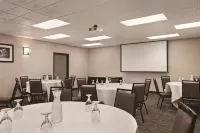 Country Inn & Suites by Radisson, Woodbury, MN