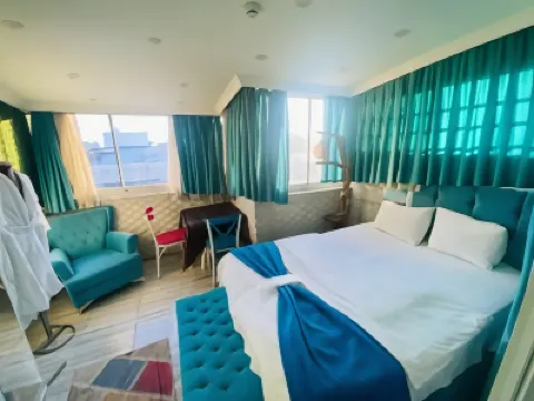 Sirinyer Elite Residence Apart Hotel Çeşme周辺のホテル