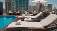 725 Continental Hotel - Pools