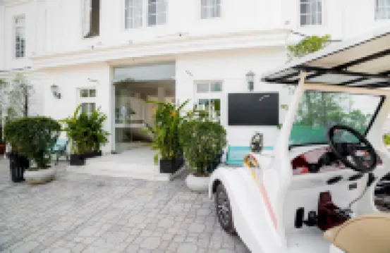 โรงแรมไวท์ บูติก แอนด์ เรสซิเดนเซส