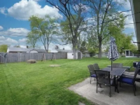 Home away in Kettering! Hotels in Kettering