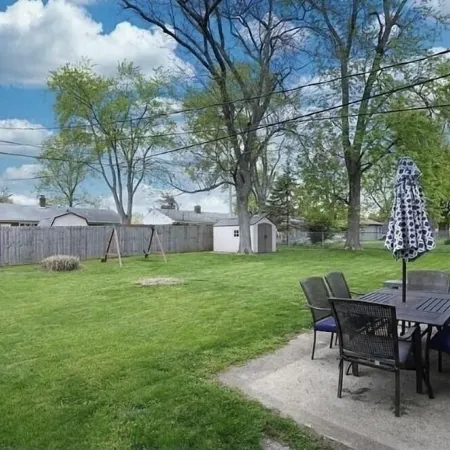 Home away in Kettering! Отели в г. Кеттеринг