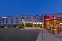 Crowne Plaza Dulles Airport Hotels in Floris